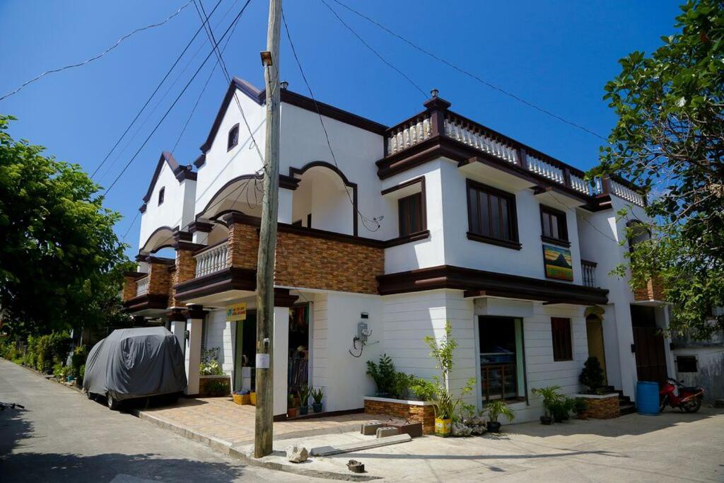Florabells Iraya Guest House - Batanes Баско Экстерьер фото