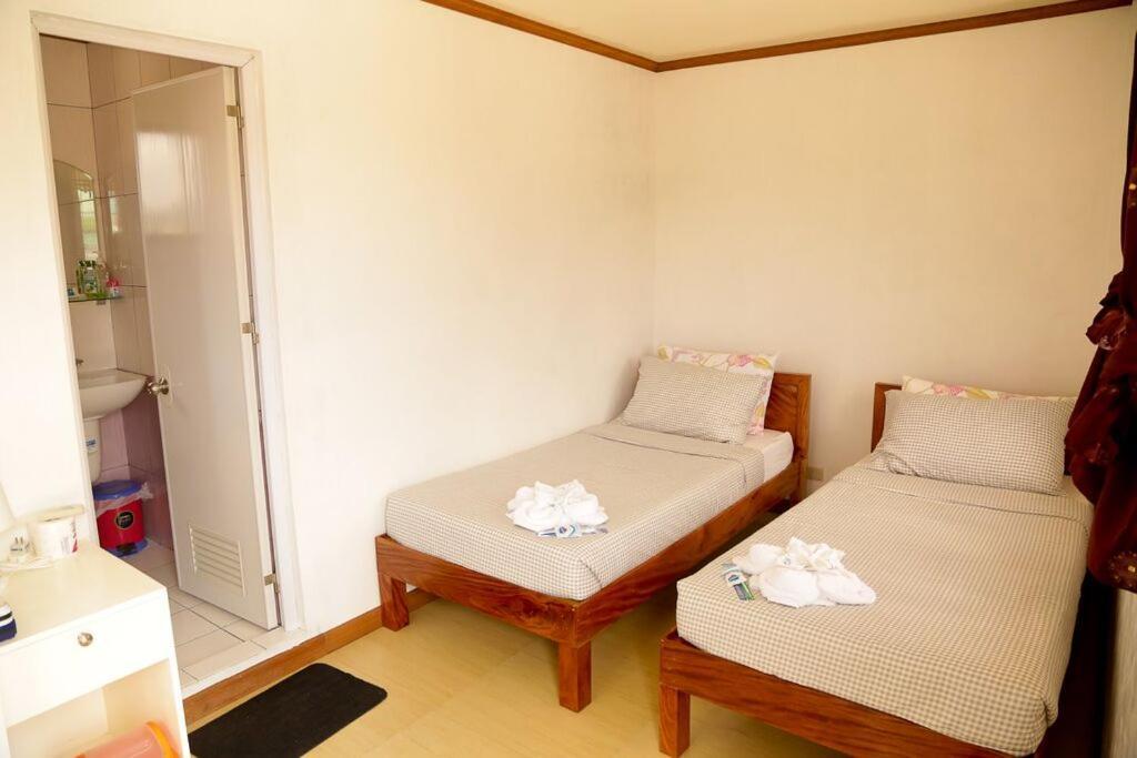 Florabells Iraya Guest House - Batanes Баско Экстерьер фото